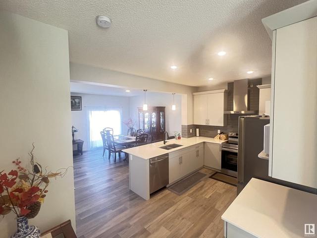 9830 225a St Nw, House detached with 3 bedrooms, 2 bathrooms and 4 parking in Edmonton AB | Image 11