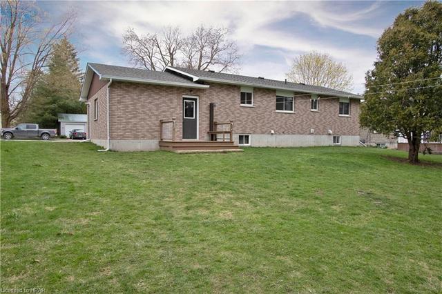 717 Ainley Street, House detached with 2 bedrooms, 1 bathrooms and 5 parking in Huron East ON | Image 2