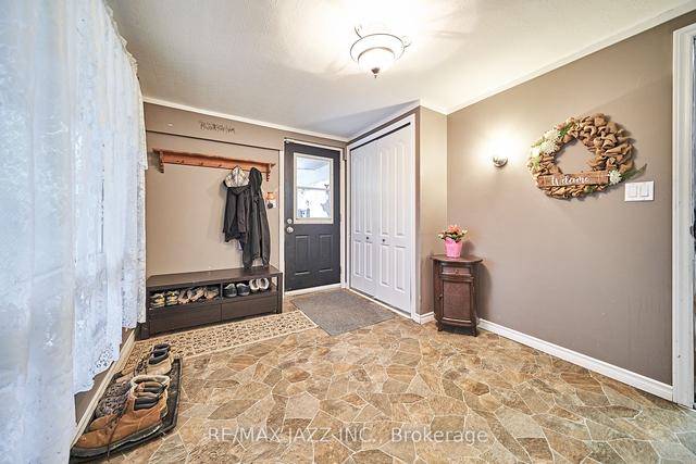 4038 Courtice Rd, House detached with 2 bedrooms, 3 bathrooms and 12 parking in Clarington ON | Image 4