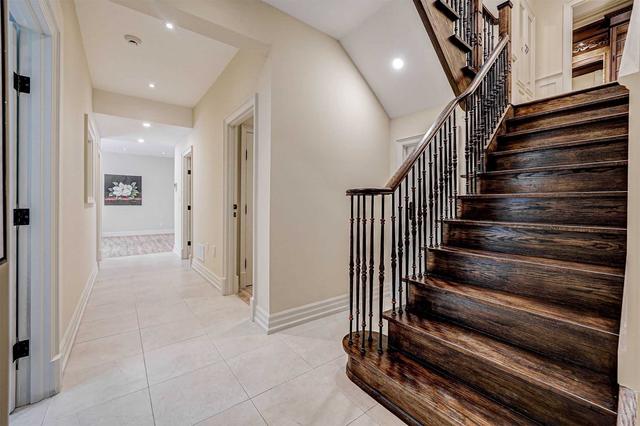42 Elmwood Ave, House detached with 4 bedrooms, 5 bathrooms and 6 parking in Richmond Hill ON | Image 14