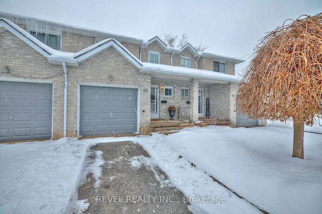 10 - 125 Woodlawn Rd, Townhouse with 3 bedrooms, 3 bathrooms and 2 parking in Welland ON | Image 1