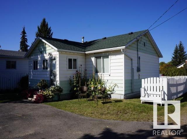 5003 50 Av, House detached with 2 bedrooms, 1 bathrooms and null parking in Thorhild County AB | Image 33