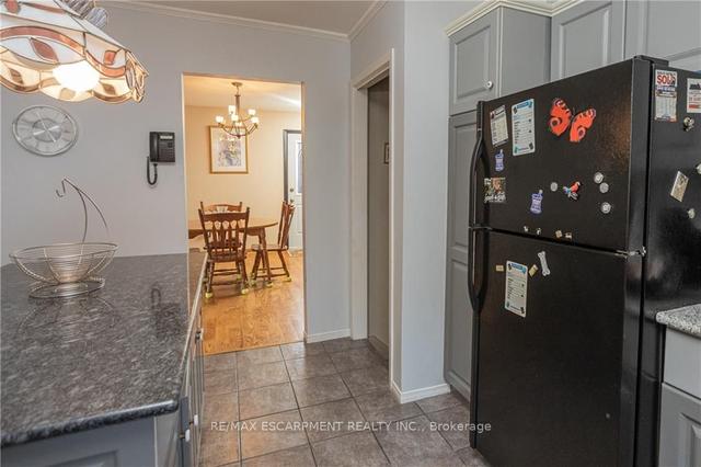 724 Clare Ave, House detached with 3 bedrooms, 2 bathrooms and 5 parking in Welland ON | Image 3