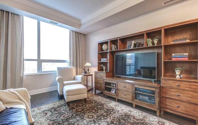 104 - 30 Old Mill Rd, Condo with 2 bedrooms, 2 bathrooms and 1 parking in Toronto ON | Image 7