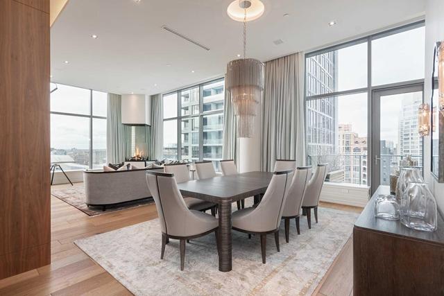Ph1 - 77 Charles St W, Condo with 2 bedrooms, 4 bathrooms and 4 parking in Toronto ON | Image 5