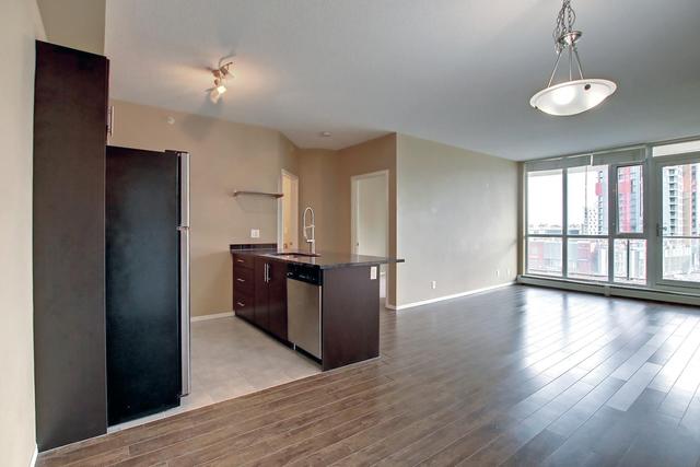 806 - 325 3 Street Se, Condo with 2 bedrooms, 2 bathrooms and 1 parking in Calgary AB | Image 6