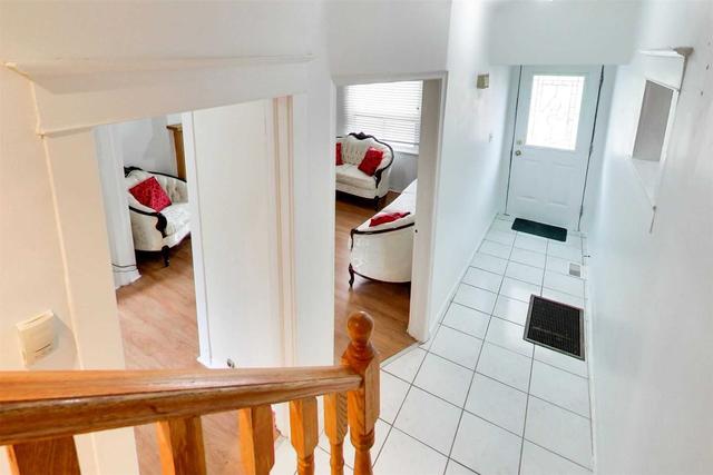 7 Hanson Rd, House detached with 3 bedrooms, 2 bathrooms and 2 parking in Toronto ON | Image 15