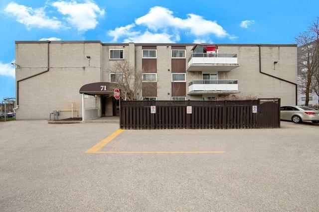 101 - 71 Vanier Dr E, Condo with 2 bedrooms, 2 bathrooms and 1 parking in Kitchener ON | Image 5