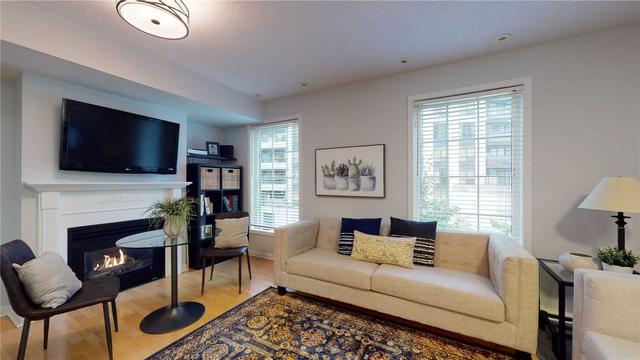 639 - 3 Everson Dr, Townhouse with 2 bedrooms, 2 bathrooms and 1 parking in Toronto ON | Image 11