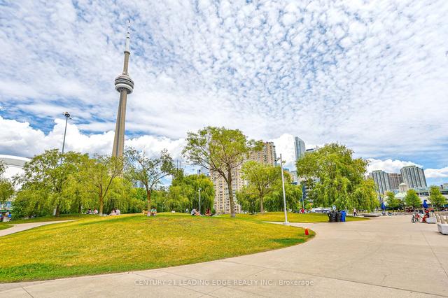 1202 - 410 Queens Quay W, Condo with 1 bedrooms, 1 bathrooms and 1 parking in Toronto ON | Image 13