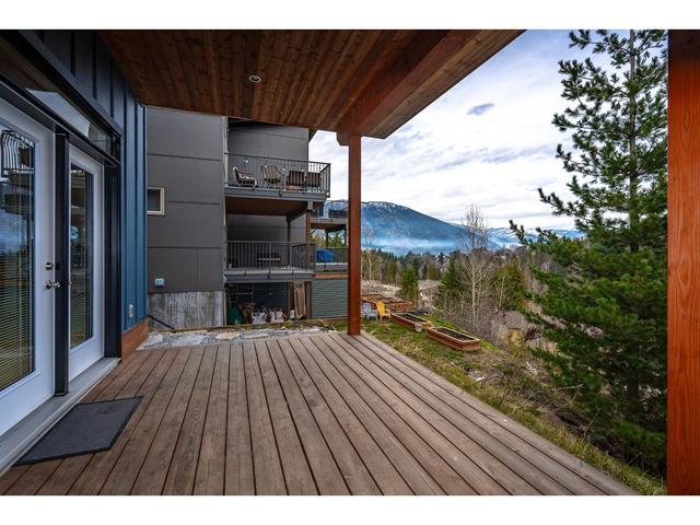 2430 Perrier Lane, House detached with 4 bedrooms, 3 bathrooms and 2 parking in Nelson BC | Image 50