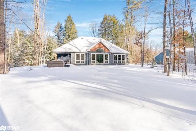 1033 Picard Lane, House detached with 3 bedrooms, 2 bathrooms and 8 parking in Gravenhurst ON | Image 19