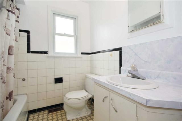1002 Warden Ave, House detached with 3 bedrooms, 1 bathrooms and 2 parking in Toronto ON | Image 12