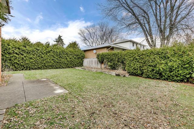 31 Wilkinson Dr, House detached with 3 bedrooms, 3 bathrooms and 4 parking in Toronto ON | Image 24