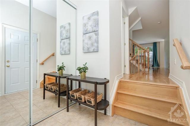 231 Castor Street, Townhouse with 3 bedrooms, 3 bathrooms and 3 parking in Russell ON | Image 3