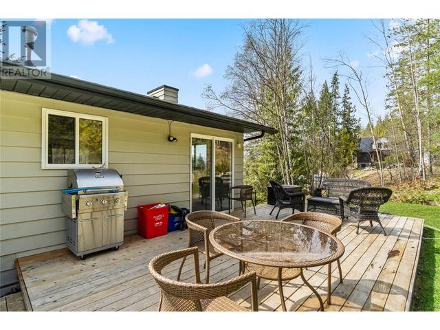 6823 Charleson Road, House detached with 4 bedrooms, 2 bathrooms and null parking in Columbia Shuswap F BC | Image 40