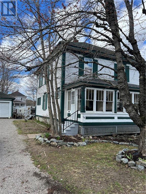 18 Rose Street, House detached with 4 bedrooms, 1 bathrooms and null parking in St. Stephen NB | Image 2
