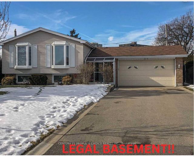 35 Bromley Cres, House detached with 3 bedrooms, 3 bathrooms and 8 parking in Brampton ON | Image 1
