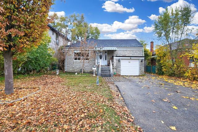 98 Charleswood Dr, House detached with 4 bedrooms, 2 bathrooms and 5 parking in Toronto ON | Image 1