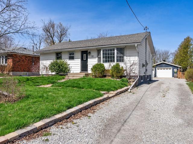 32 Fife St W, House detached with 2 bedrooms, 1 bathrooms and 10 parking in Haldimand County ON | Image 1