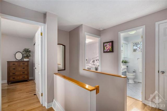 254 Woodfield Drive, Townhouse with 3 bedrooms, 2 bathrooms and 1 parking in Ottawa ON | Image 13