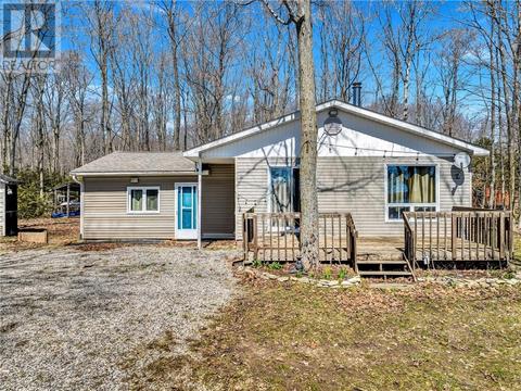 375a Lakeshore Drive, House detached with 3 bedrooms, 1 bathrooms and null parking in Central Manitoulin ON | Card Image