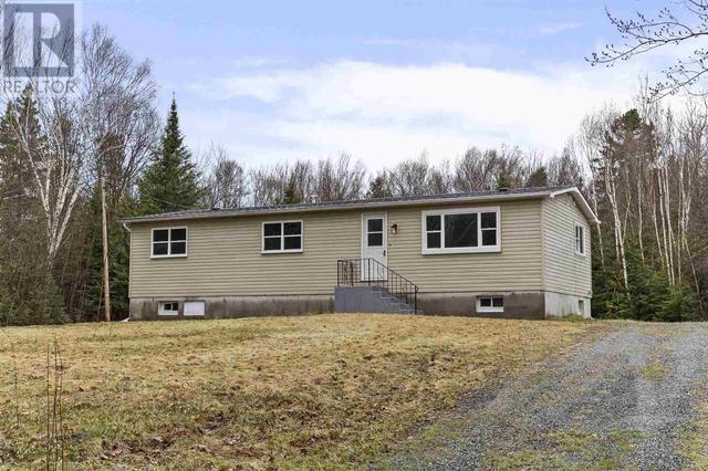 39 Superior St, House detached with 3 bedrooms, 1 bathrooms and null parking in Algoma, Unorganized, North Part ON | Image 1