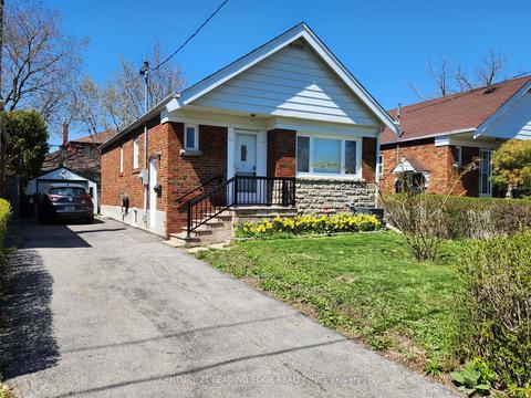 62 Westview Blvd, House detached with 2 bedrooms, 2 bathrooms and 4 parking in Toronto ON | Card Image