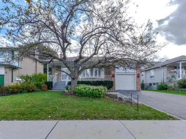 Upper - 292 Wellesworth Dr, House detached with 3 bedrooms, 1 bathrooms and 1 parking in Toronto ON | Image 1