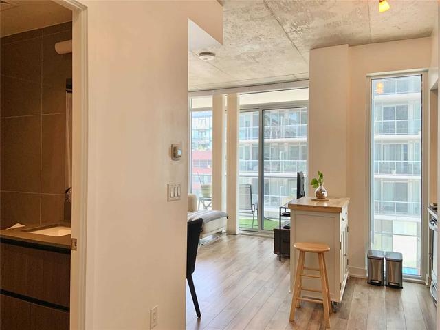 302 - 15 Baseball Pl, Condo with 1 bedrooms, 1 bathrooms and 0 parking in Toronto ON | Image 2
