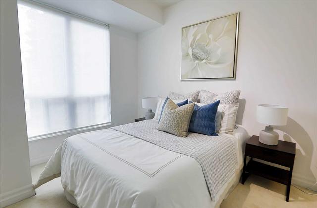 1004 - 2087 Lake Shore Blvd W, Condo with 2 bedrooms, 2 bathrooms and 1 parking in Toronto ON | Image 3