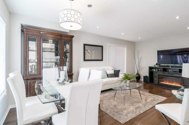 5880 Sidmouth St, House detached with 3 bedrooms, 4 bathrooms and 4 parking in Mississauga ON | Image 5