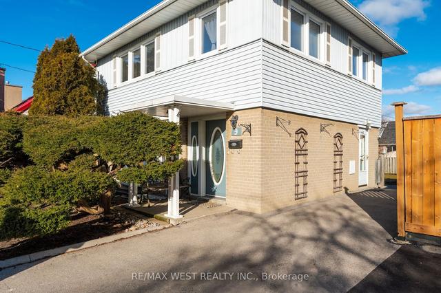 9 Lagos Rd, House detached with 3 bedrooms, 1 bathrooms and 2 parking in Toronto ON | Image 23