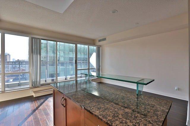 1002 - 220 Victoria St, Condo with 1 bedrooms, 2 bathrooms and 1 parking in Toronto ON | Image 14