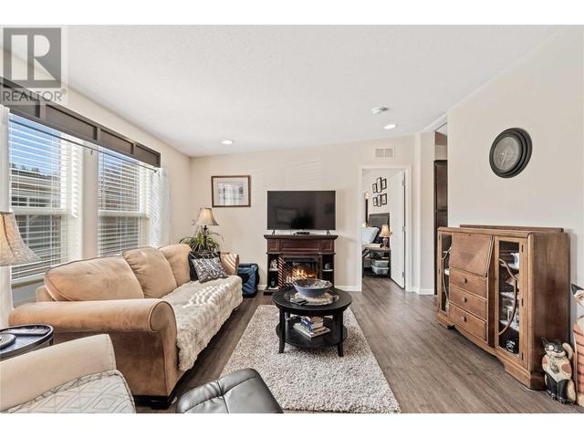 4811 - 10a Avenue Unit# 16, House other with 3 bedrooms, 2 bathrooms and null parking in Salmon Arm BC | Image 9