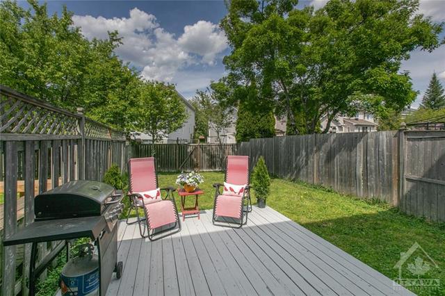 35 Grassy Plains Drive, Townhouse with 3 bedrooms, 2 bathrooms and 3 parking in Ottawa ON | Image 24