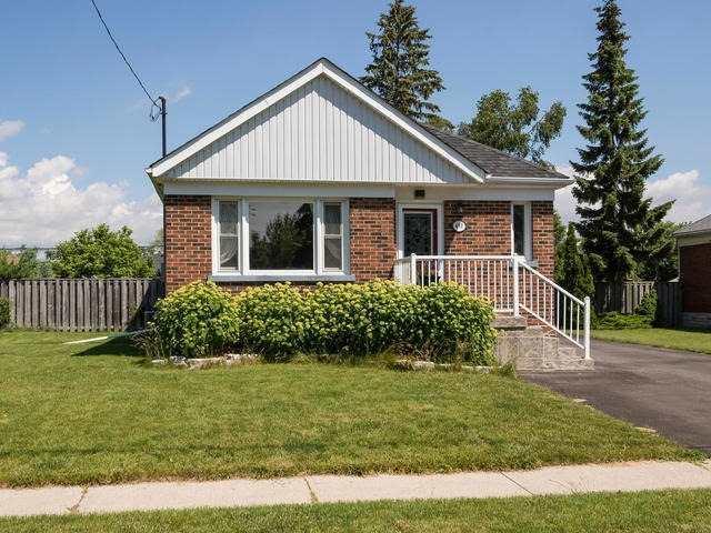 490 Miller Ave, House detached with 2 bedrooms, 2 bathrooms and 4 parking in Oshawa ON | Image 1