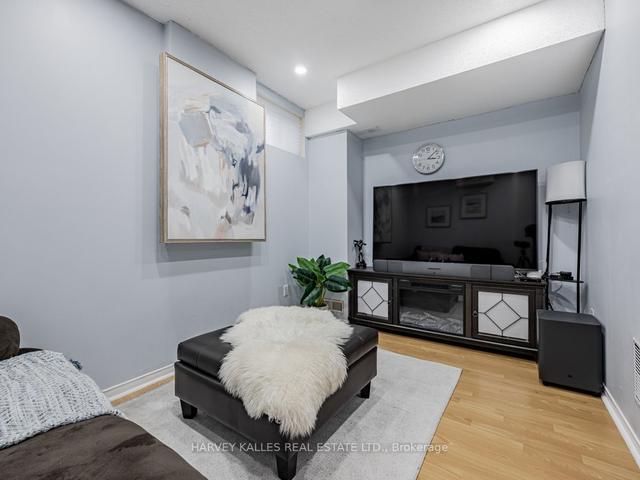 12 - 2 Hedge End Rd, Townhouse with 3 bedrooms, 3 bathrooms and 2 parking in Toronto ON | Image 17