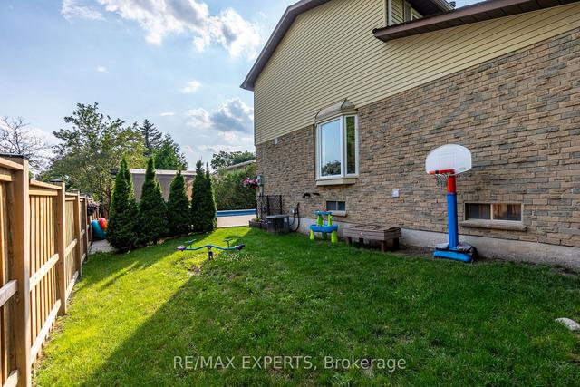 1003 Ferndale Cres, House detached with 3 bedrooms, 2 bathrooms and 5 parking in Newmarket ON | Image 35