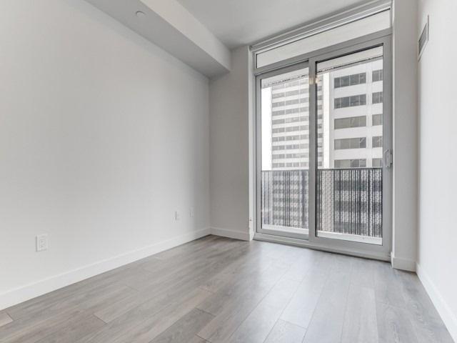 1003 - 8 Eglinton Ave E, Condo with 1 bedrooms, 1 bathrooms and null parking in Toronto ON | Image 11