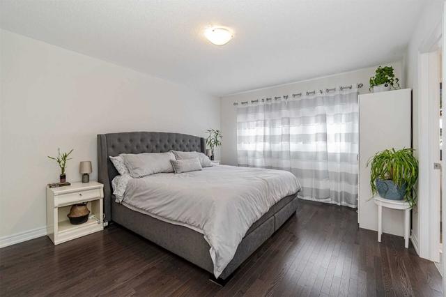 29 Davenfield Circ, House attached with 3 bedrooms, 4 bathrooms and 3 parking in Brampton ON | Image 31