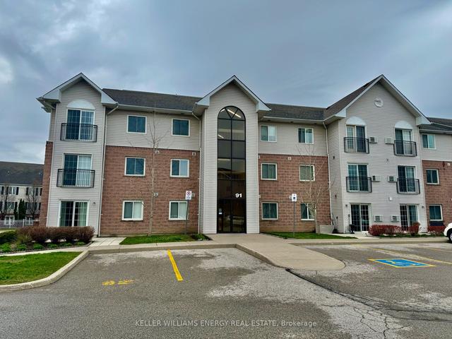 110 - 91 Aspen Springs Dr, Condo with 2 bedrooms, 1 bathrooms and 2 parking in Clarington ON | Image 1