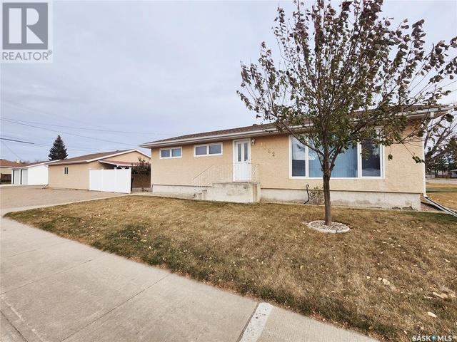 1022 Queen Street, House detached with 4 bedrooms, 2 bathrooms and null parking in Melville SK | Image 7