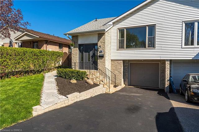 25 Telfer Court, House semidetached with 3 bedrooms, 1 bathrooms and 3 parking in Brant ON | Image 1