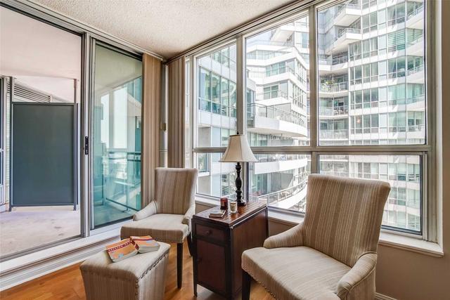 820 - 230 Queens Quay W. Quay W, Condo with 1 bedrooms, 1 bathrooms and 1 parking in Toronto ON | Image 13