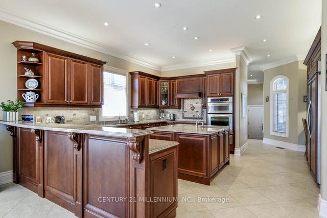 3 Castlewood Crt, House detached with 3 bedrooms, 4 bathrooms and 13 parking in Caledon ON | Image 11