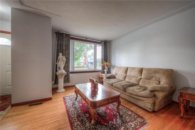 1811 Daleview Crescent, House semidetached with 2 bedrooms, 1 bathrooms and 3 parking in Cambridge ON | Image 7