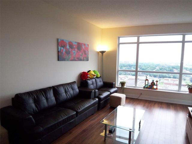 2212 - 125 Village Green Sq, Condo with 1 bedrooms, 1 bathrooms and 1 parking in Toronto ON | Image 1