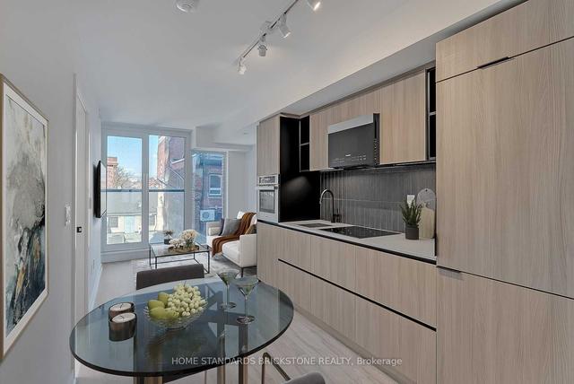 310 - 2 Augusta Ave, Condo with 1 bedrooms, 2 bathrooms and 0 parking in Toronto ON | Image 27