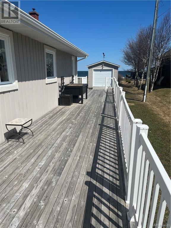 647 Rue Baie, House detached with 2 bedrooms, 1 bathrooms and null parking in Beresford NB | Image 3